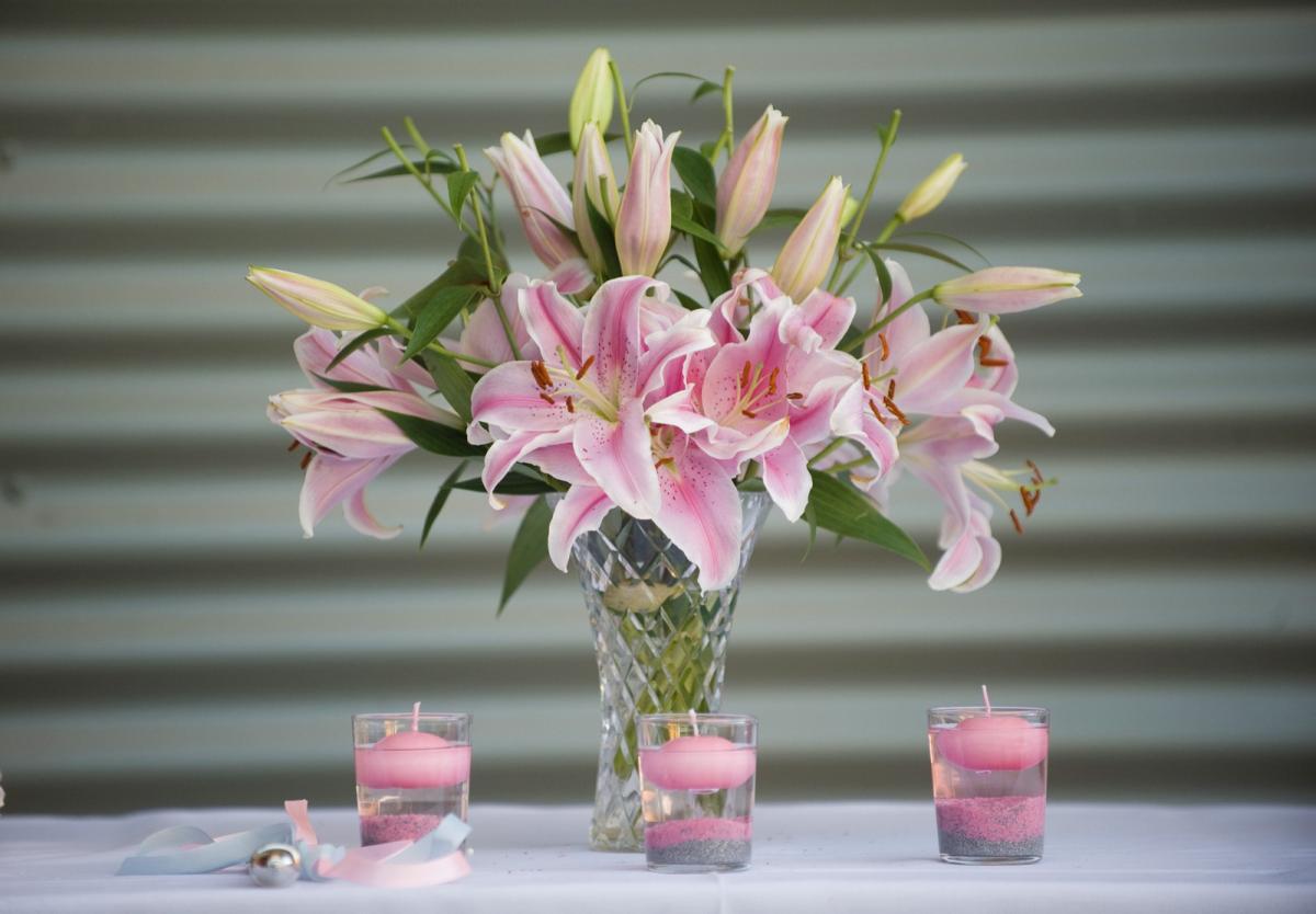 canva-flowers-and-vases-MADQ4-2Xwmc.jpg